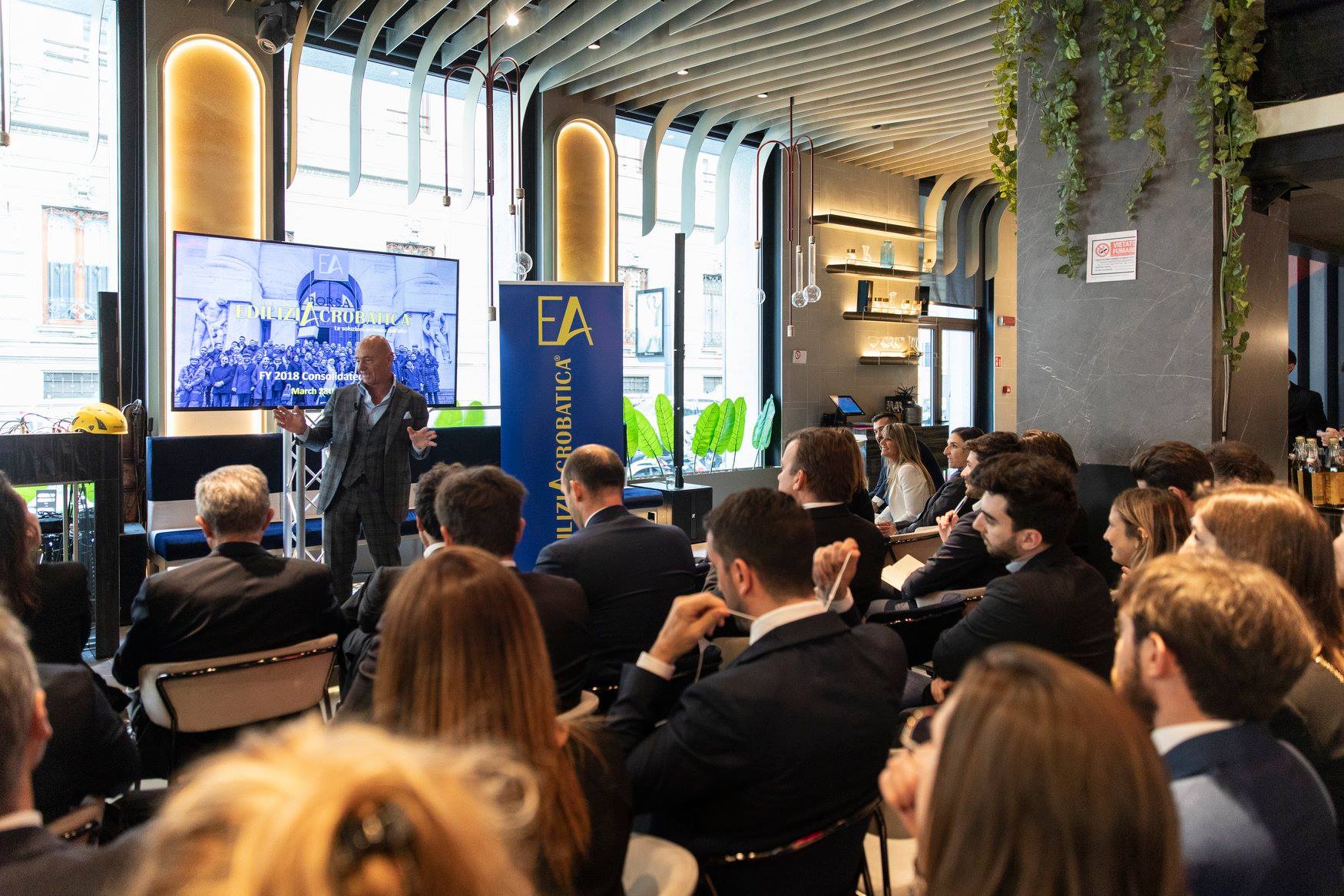 Comment devenir conseiller commercial