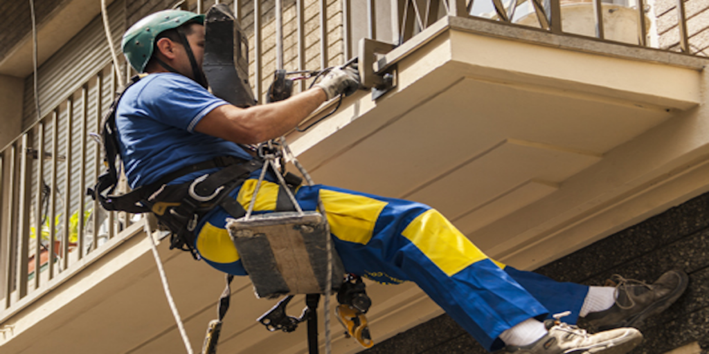 Fermer une terrasse : autorisations et conseils - Acrobatica