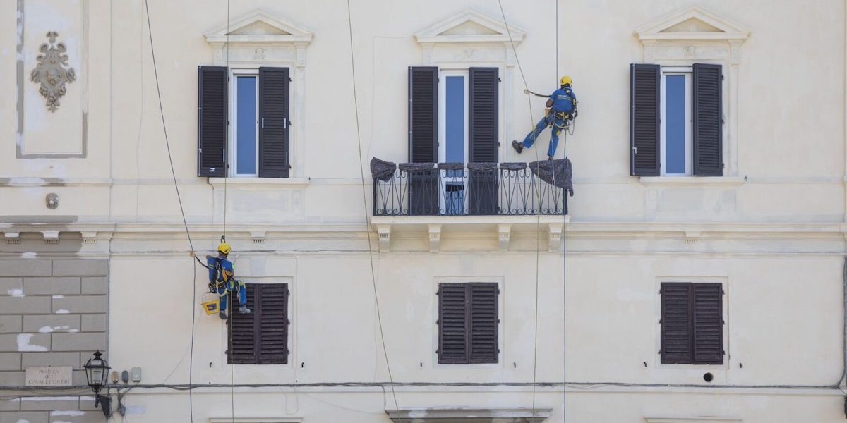 nettoyer la facade de sa maison avec Acrobatica