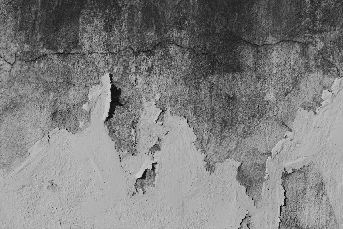 fissures sur le mur