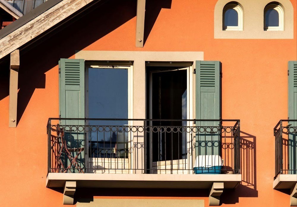 Normes pour les garde-corps de balcons : tout ce qu’il faut savoir